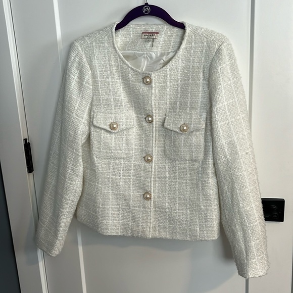Andre Boucle White Collarless Blazer EUC - Picture 1 of 10